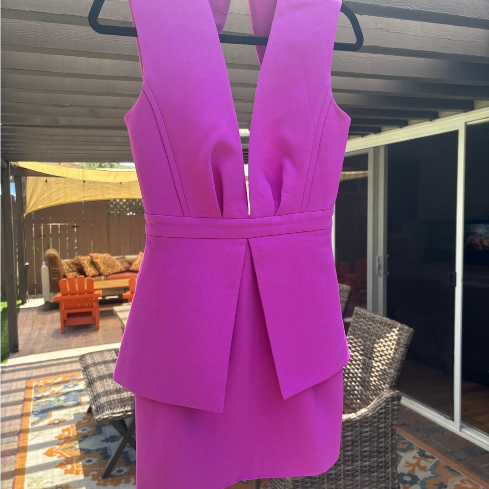 Finders Keepers Fuchsia Plunge Dress – Size Small – EUC